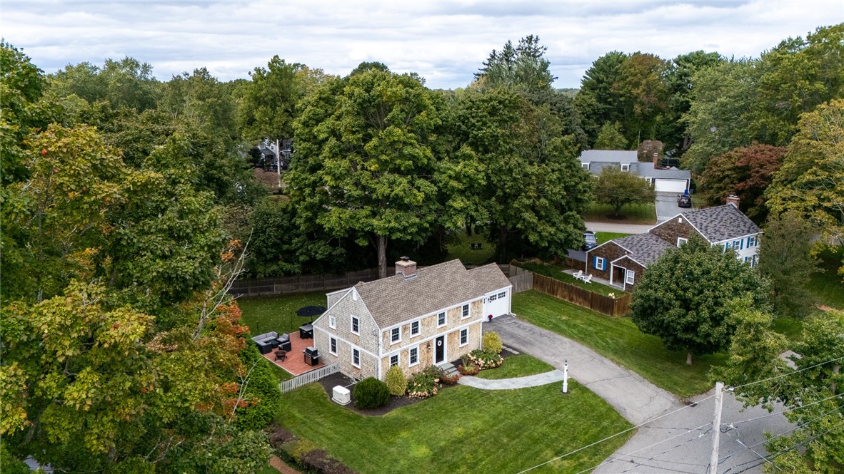 35 Anchorage Way Barrington, RI 02806 - Photo 4 of 44