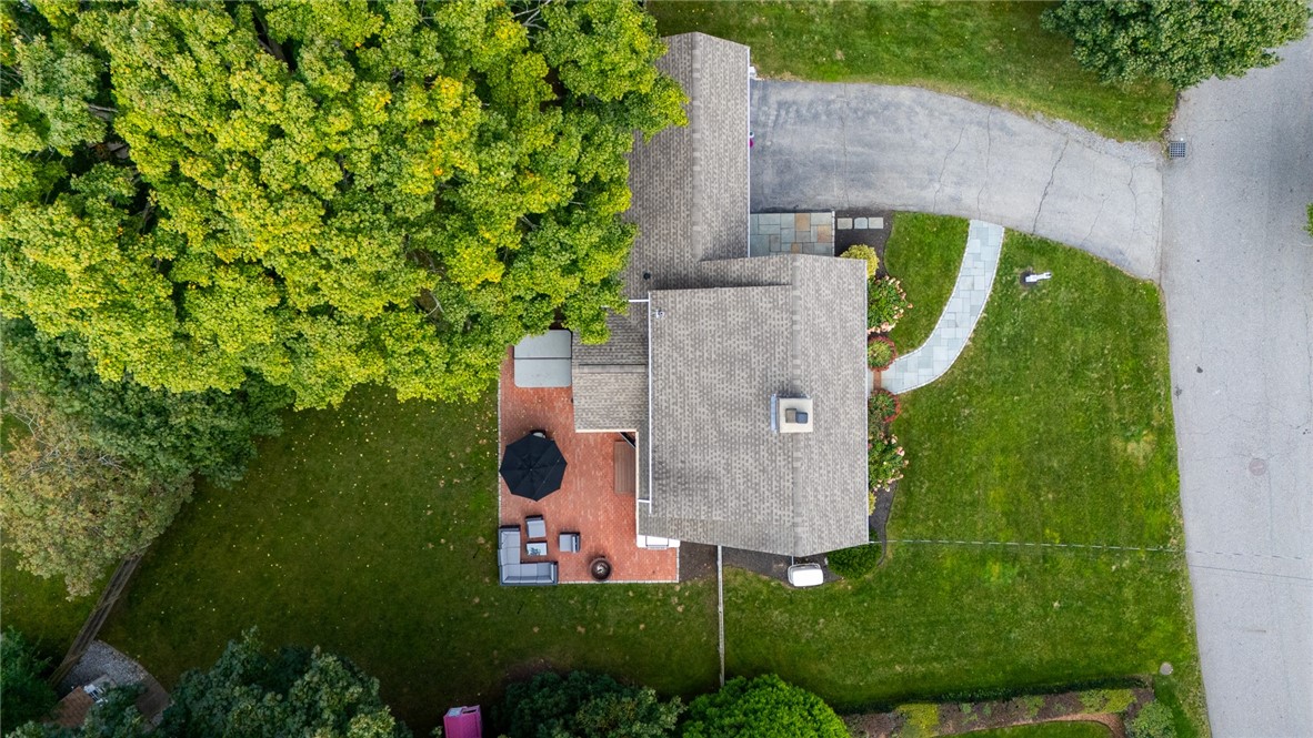 35 Anchorage Way Barrington, RI 02806 - Photo 7 of 44