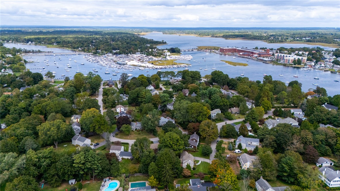 35 Anchorage Way Barrington, RI 02806 - Photo 8 of 44