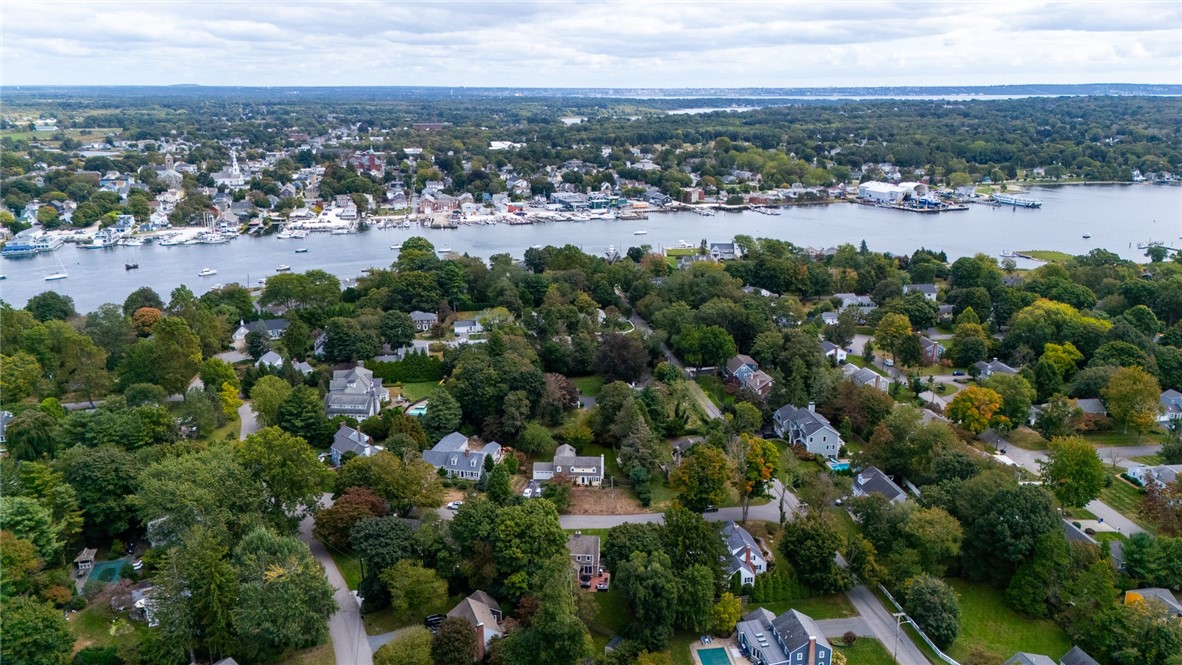 35 Anchorage Way Barrington, RI 02806 - Photo 9 of 44