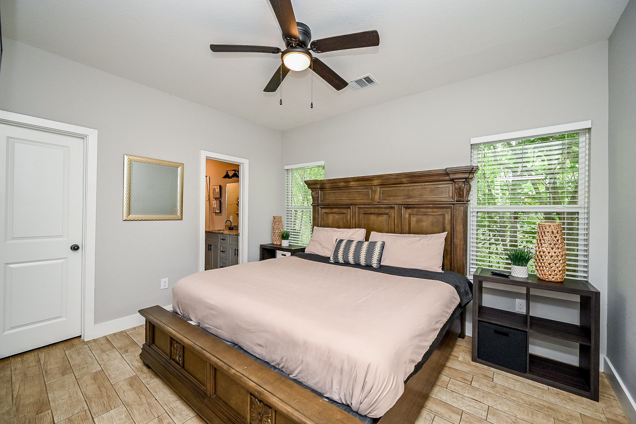 5007 Briscoe Street, Unit B Houston, TX 77033 - Photo 10 of 18 Primary Bedroom
