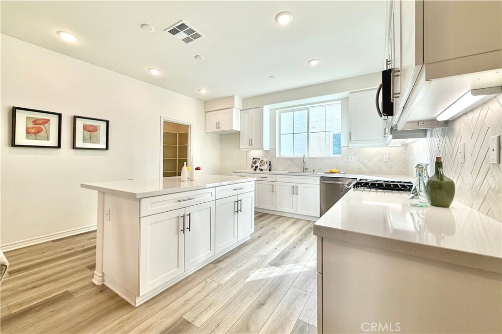 17914 Goodyear Carson, CA 90746 - Photo 3 of 31