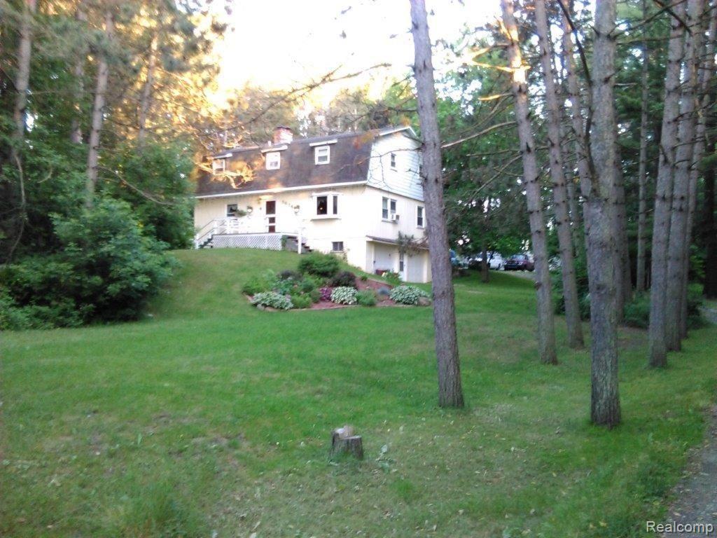 5676 Hasslick Road North Branch, MI 48461 - Photo 3 of 33 IMG_20160617_203918.jpg