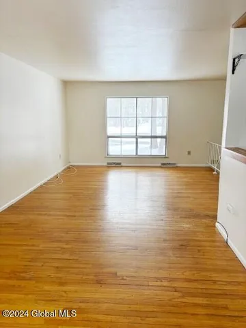 $2,595 | 12 Evergreen Avenue, Clifton Park, NY 12065