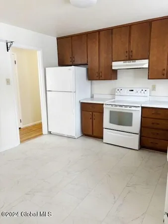 $2,595 | 12 Evergreen Avenue, Clifton Park, NY 12065