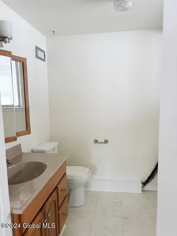 $2,595 | 12 Evergreen Avenue, Clifton Park, NY 12065