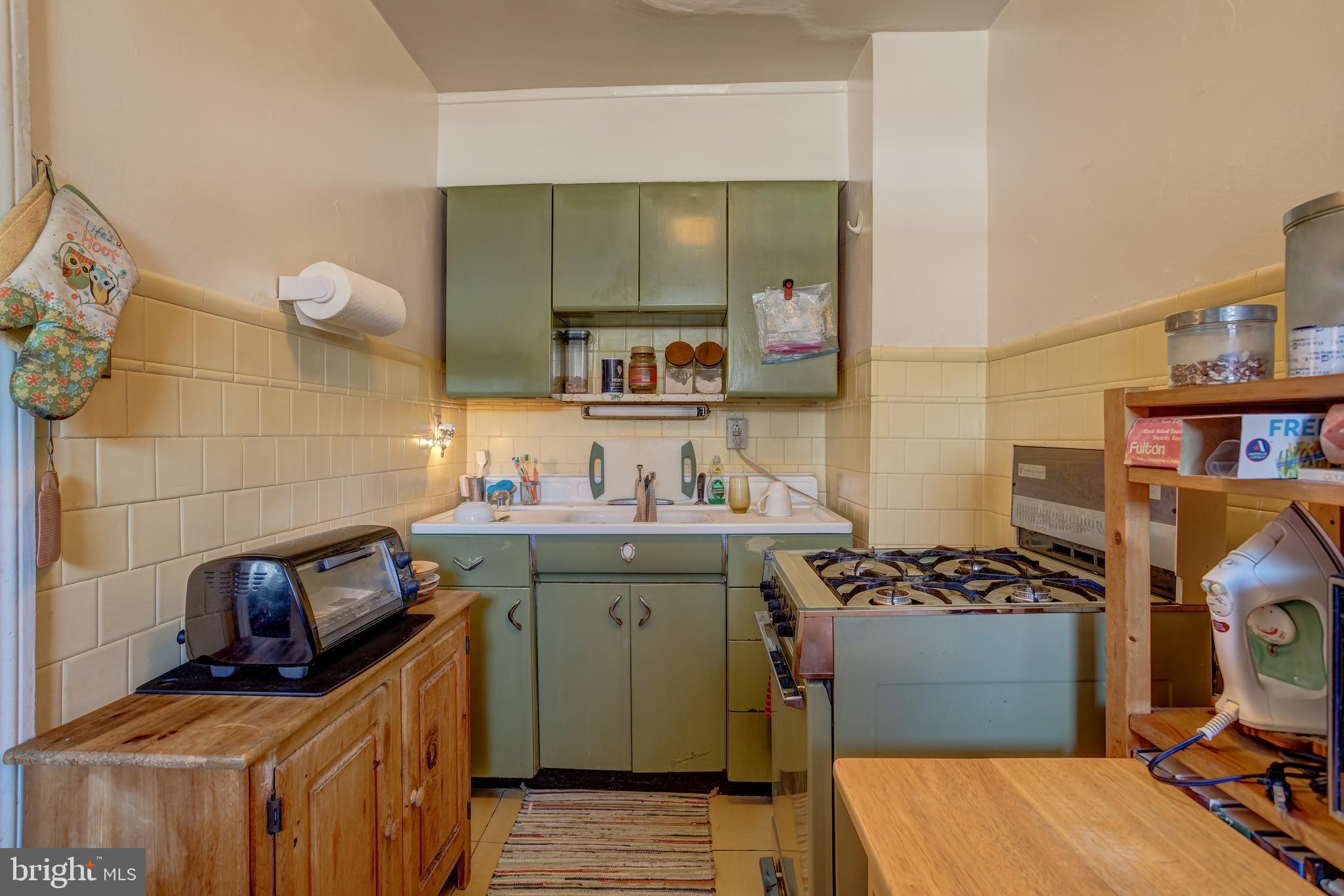 261 East Township Line Road Upper Darby, PA 19082 - Photo 5 of 12