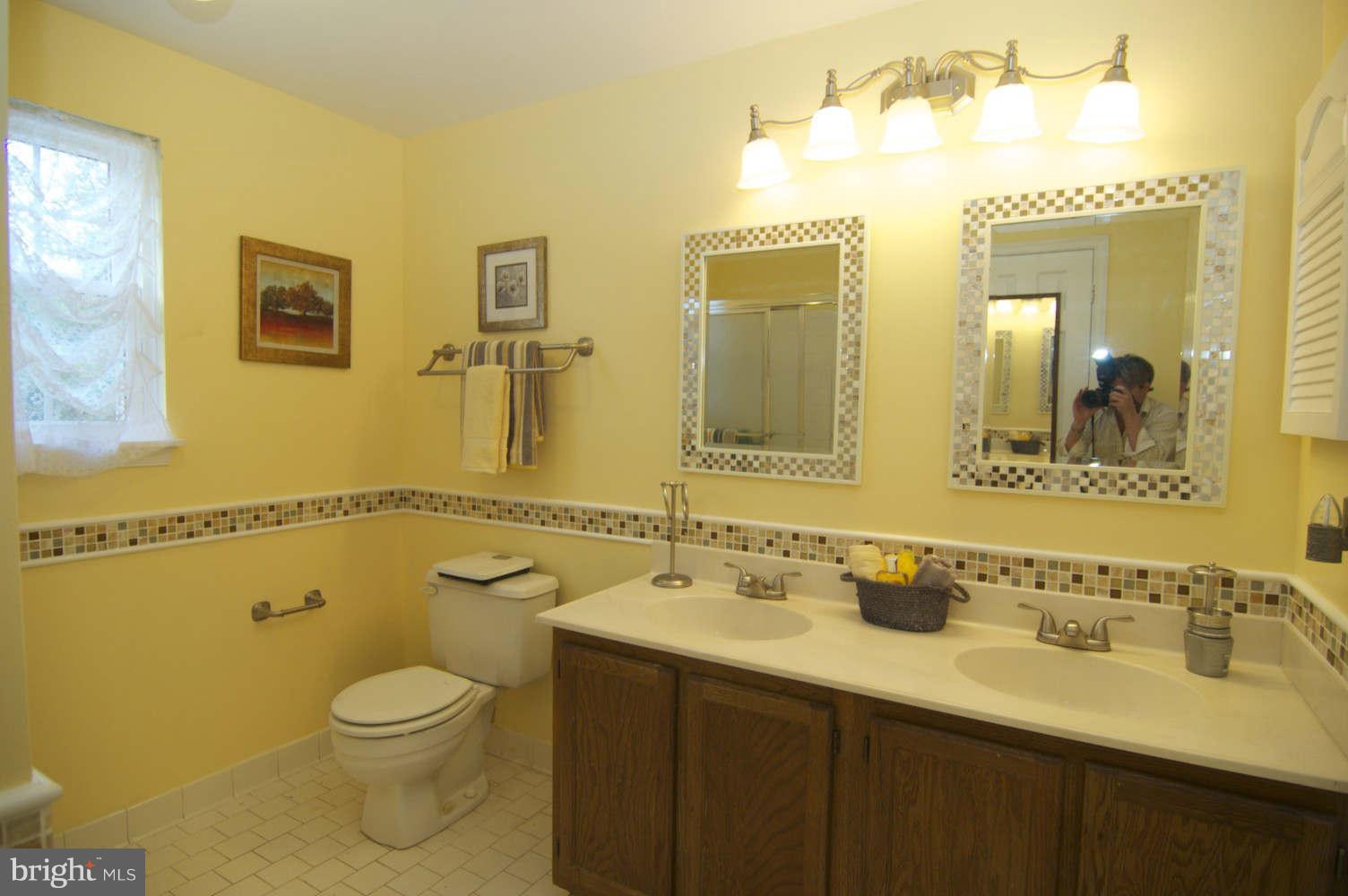 934 Pointer Ridge Drive Gaithersburg, MD 20878 - Photo 20 of 30 Upgrade bath w/dbl basin vanity opens to BR & Hall