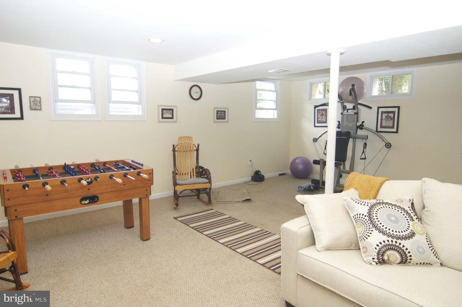 934 Pointer Ridge Drive Gaithersburg, MD 20878 - Photo 24 of 30 Full bath, Den and Rec/R with corner hostess Bar