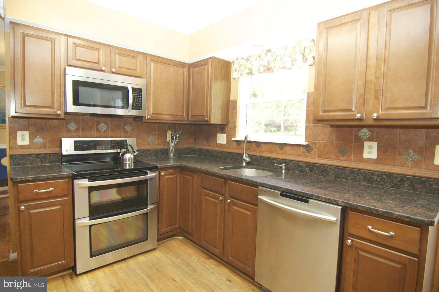 934 Pointer Ridge Drive Gaithersburg, MD 20878 - Photo 8 of 30 Top of the line redone in past couple of years