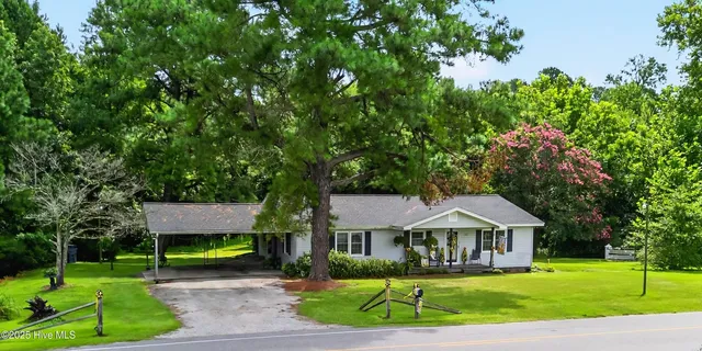 $240,000 | 3665 Midway Drive, Whiteville, NC 28472