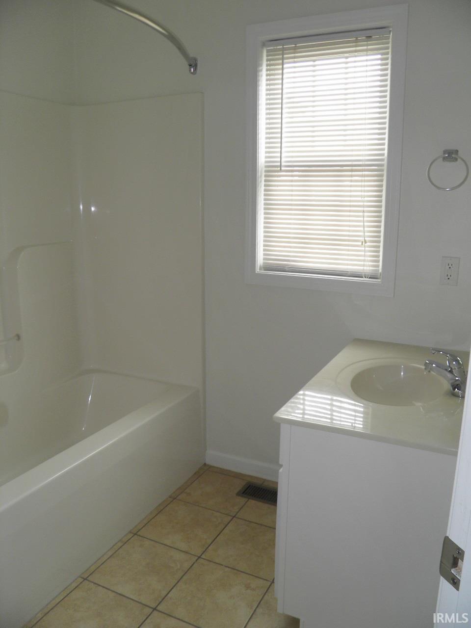 2712 East Bressingham Way Bloomington, IN 47401 - Photo 12 of 16