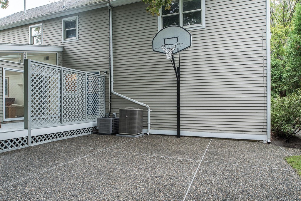 478 Clinton Road Brookline, MA 02467 - Photo 19 of 22