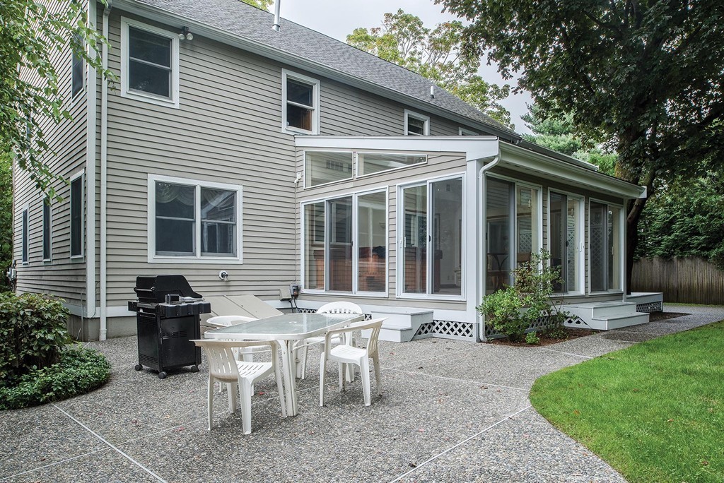 478 Clinton Road Brookline, MA 02467 - Photo 20 of 22