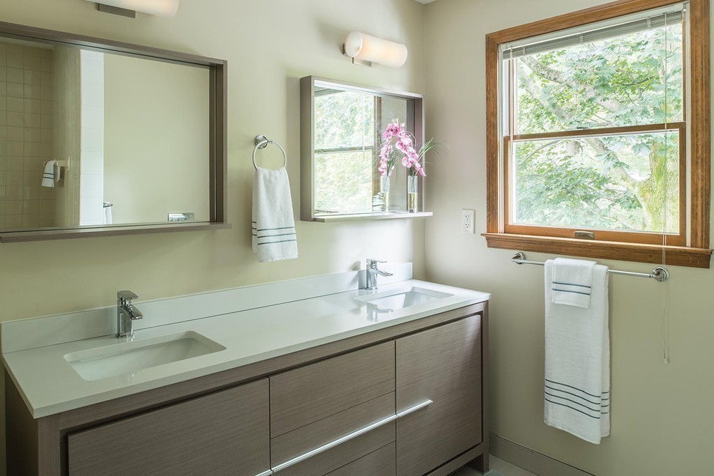 478 Clinton Road Brookline, MA 02467 - Photo 9 of 22