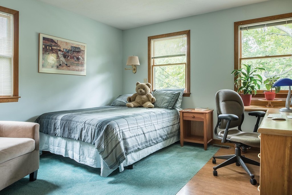 478 Clinton Road Brookline, MA 02467 - Photo 10 of 22