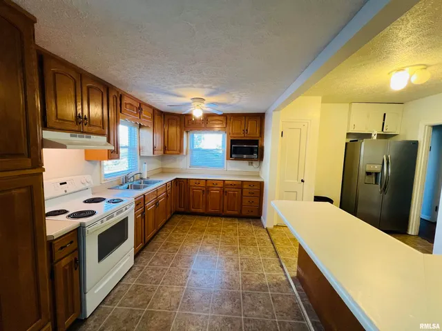 $110,000 | 321 North Calhoun Street, Equality, IL 62934