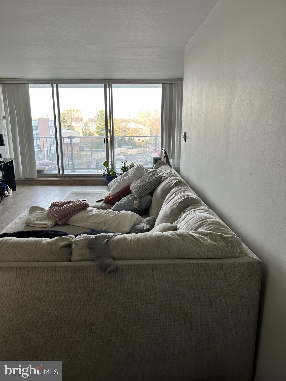 3900 West Ford Road, Unit 6B Philadelphia, PA 19131 - Photo 4 of 13 Living Room