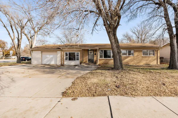 $289,999 | 1460 North Buckner Street, Derby, KS 67037