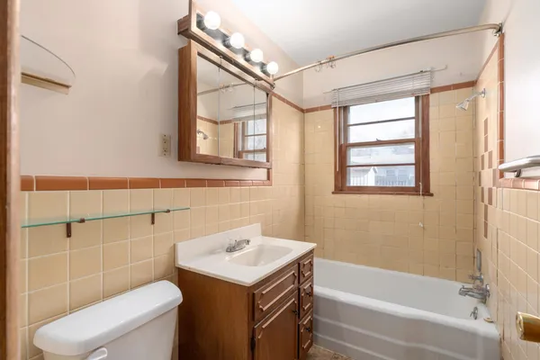 $289,999 | 1460 North Buckner Street, Derby, KS 67037