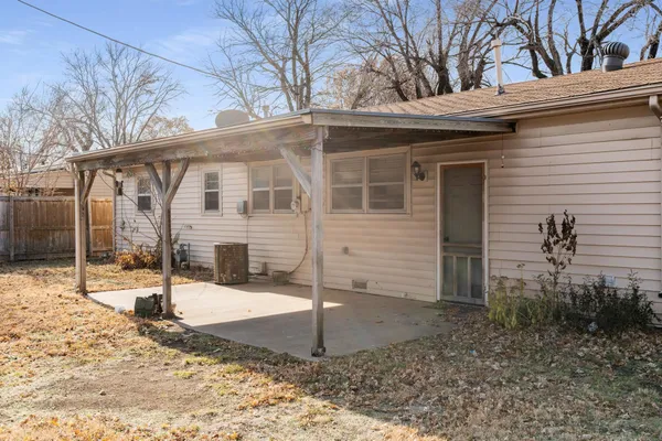 $289,999 | 1460 North Buckner Street, Derby, KS 67037