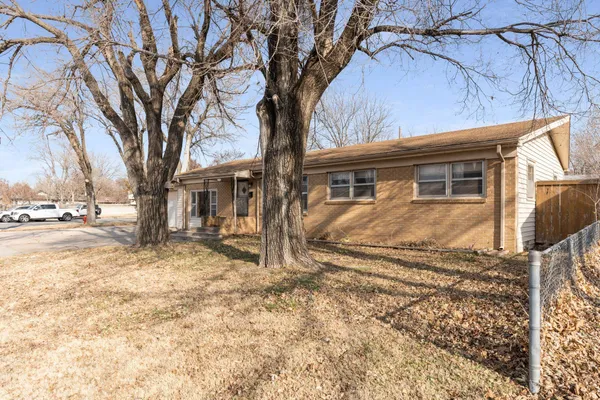 $289,999 | 1460 North Buckner Street, Derby, KS 67037