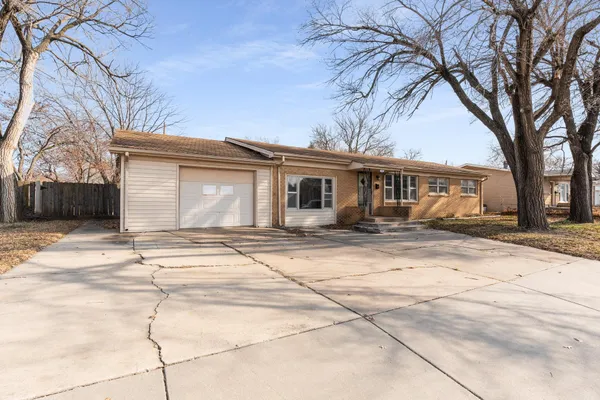 $289,999 | 1460 North Buckner Street, Derby, KS 67037