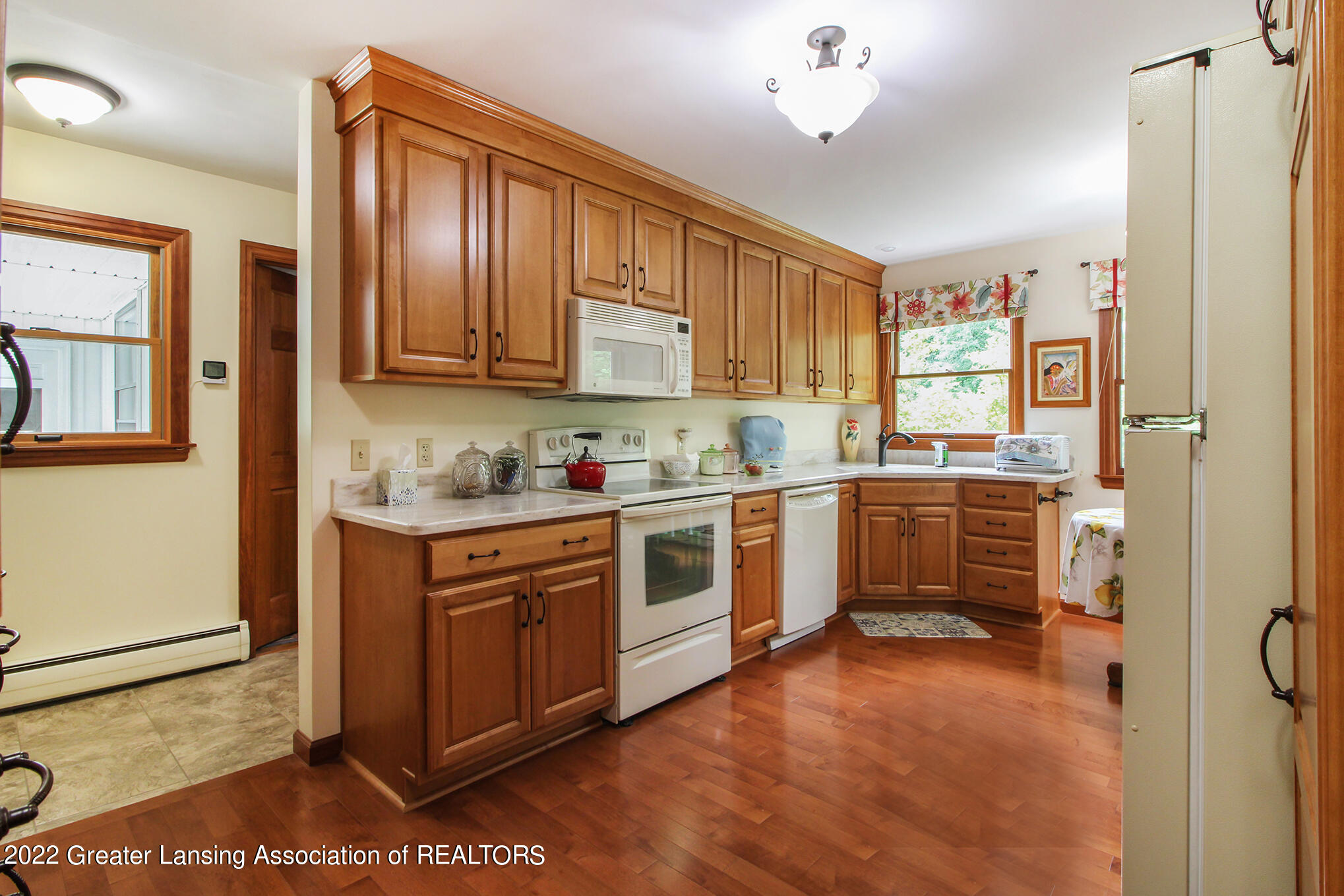 1121 North Waverly Road Lansing, MI 48917 - Photo 7 of 29 IMG_1592