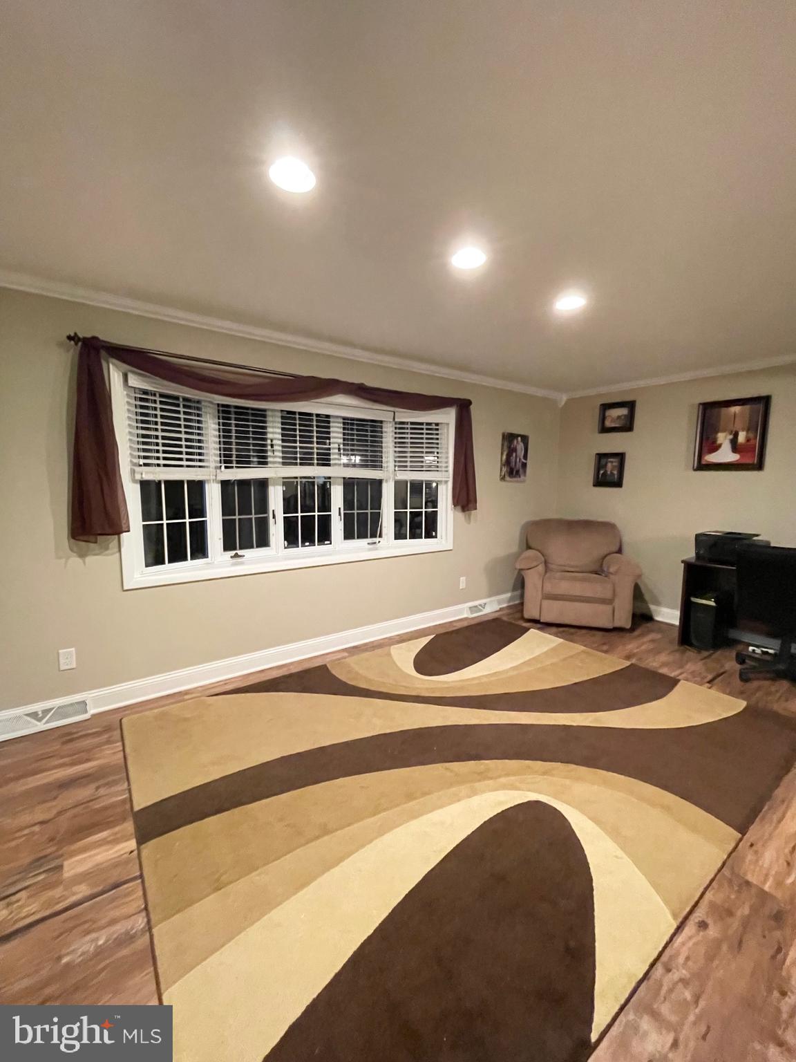10 Sunshine Road Southampton, PA 18966 - Photo 8 of 54 Gallery Image 8