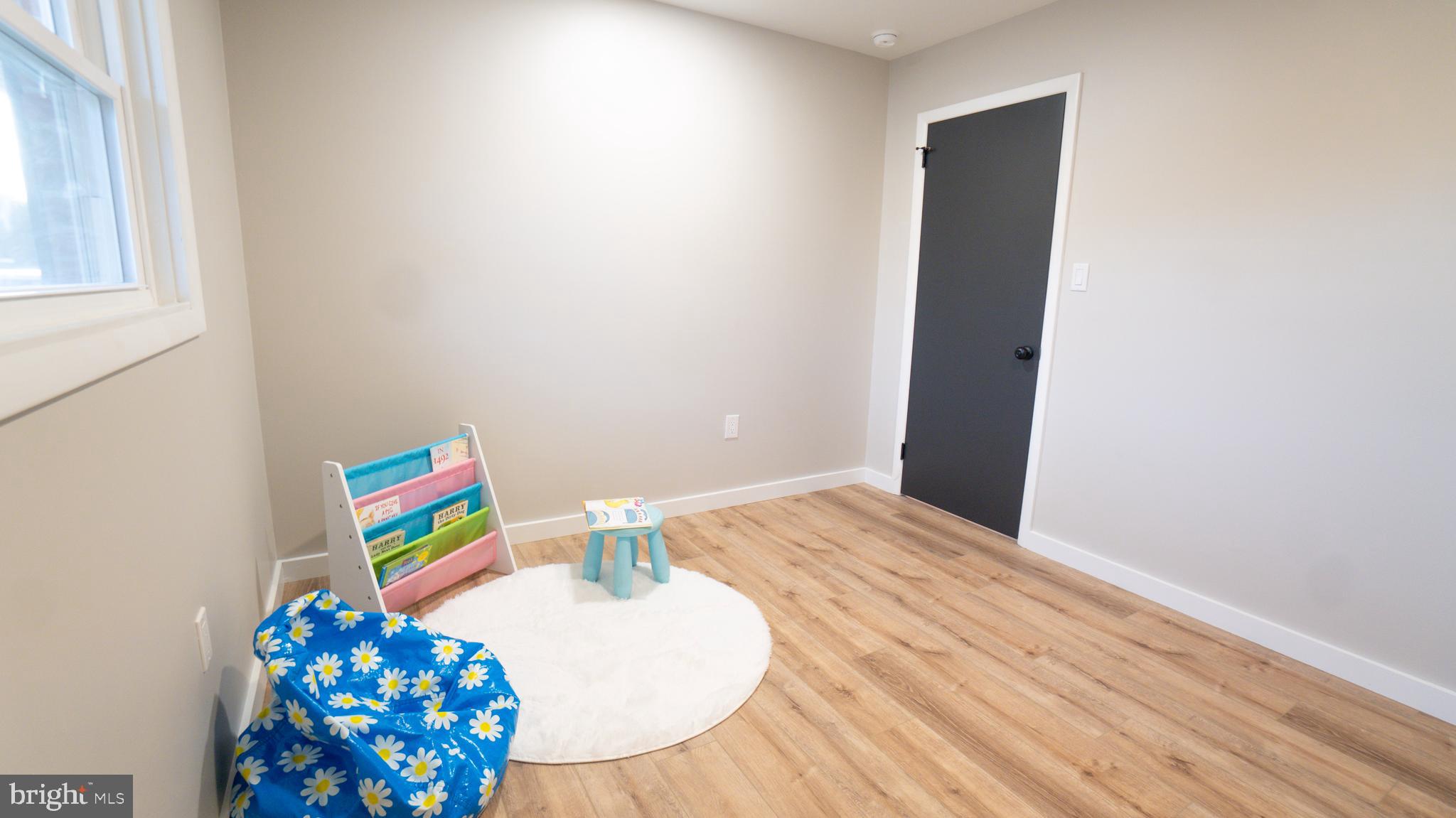 3420 Belair Road Harrisburg, PA 17109 - Photo 11 of 34 a dining room with window