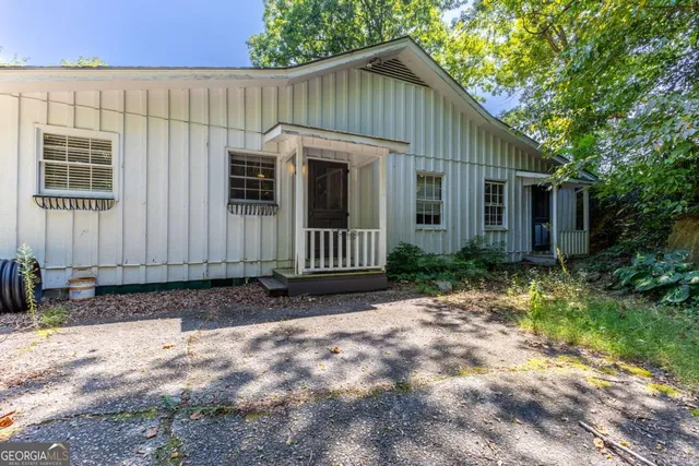 $1,199,000 | 205 Carolina Street, Dillard, GA 30537