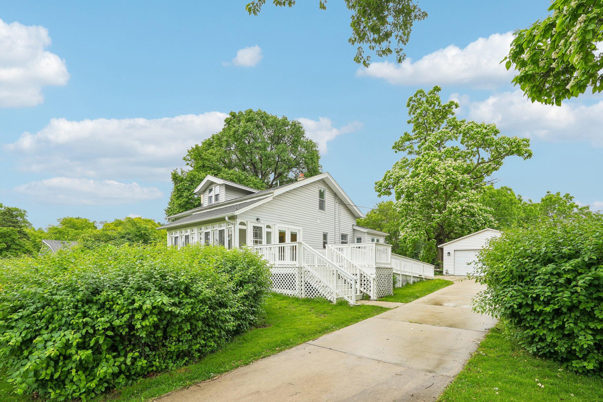 3615 West Cold Spring Road Greenfield, WI 53221 - Photo 5 of 51 4-web-or-mls-W Cold Spring Rd-S1806-004