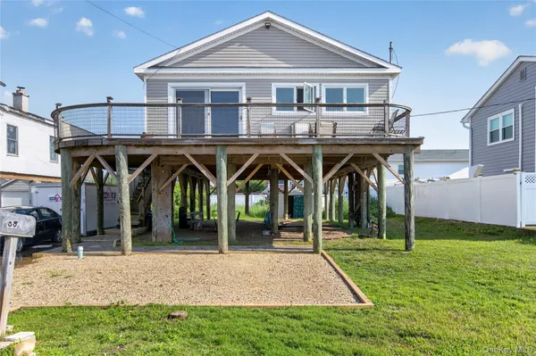 $650,000 | 88 Bayview Avenue West, Lindenhurst, NY 11757