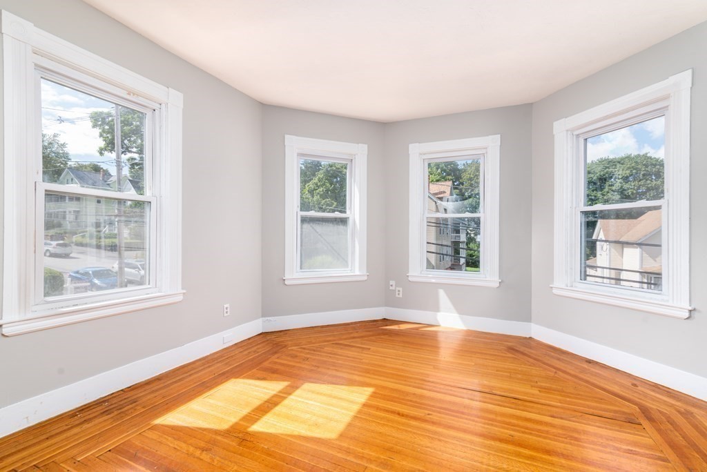 21 Whipple Street Worcester, MA 01607 - Photo 12 of 39 Gallery Image 12