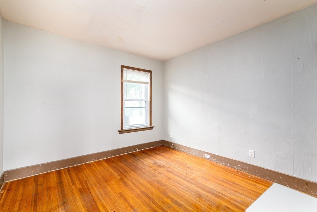 21 Whipple Street Worcester, MA 01607 - Photo 18 of 39 Gallery Image 18