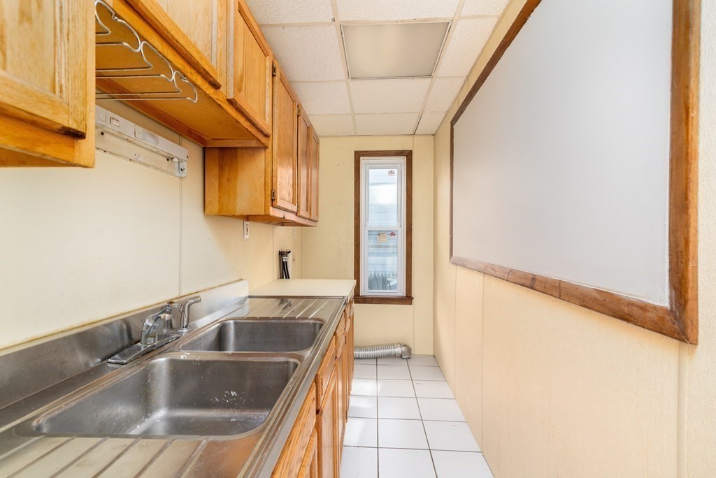 21 Whipple Street Worcester, MA 01607 - Photo 33 of 39 Gallery Image 33
