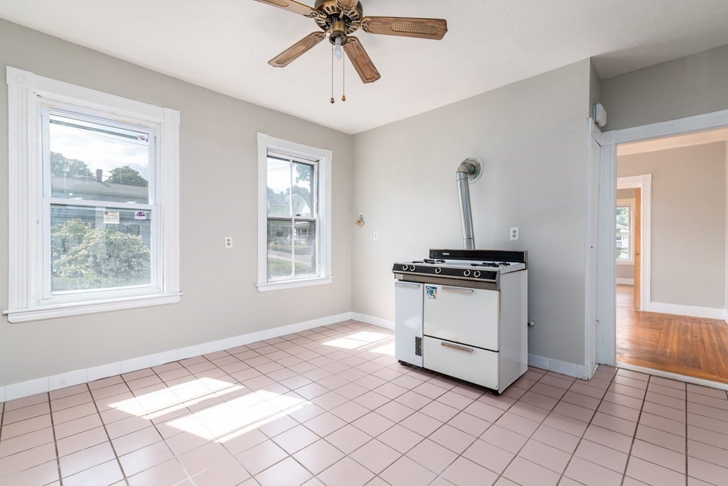 21 Whipple Street Worcester, MA 01607 - Photo 5 of 39 Gallery Image 5