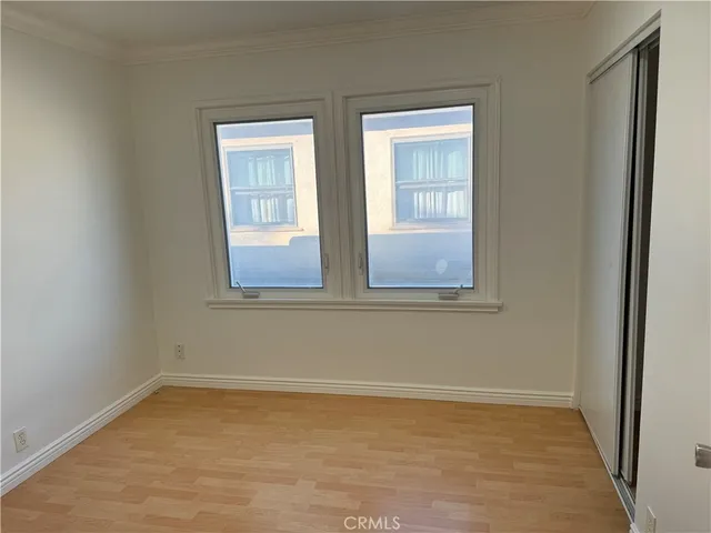 a view of empty room with window