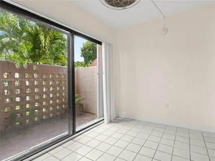 $325,000 | 10249 Northwest 9th St Circle, Unit 1078, Miami, FL 33172