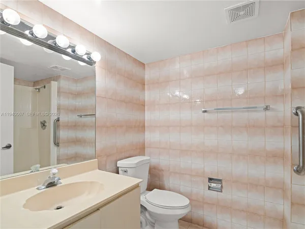 $325,000 | 10249 Northwest 9th St Circle, Unit 1078, Miami, FL 33172