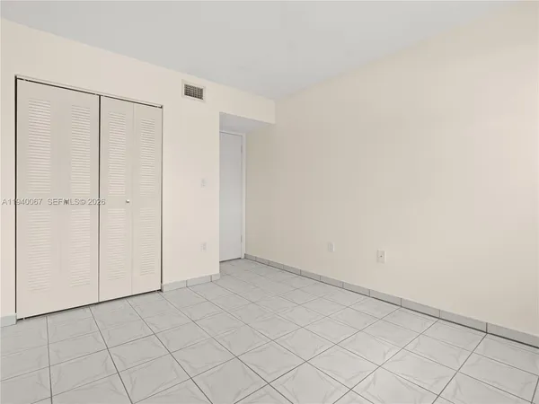 $325,000 | 10249 Northwest 9th St Circle, Unit 1078, Miami, FL 33172