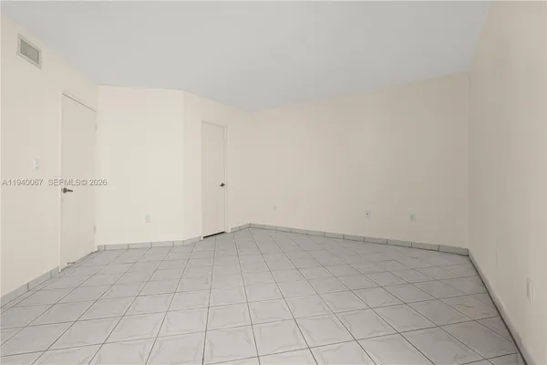 $325,000 | 10249 Northwest 9th St Circle, Unit 1078, Miami, FL 33172