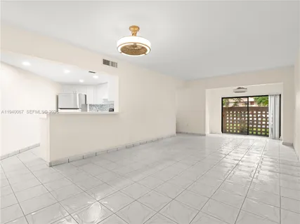 $325,000 | 10249 Northwest 9th St Circle, Unit 1078, Miami, FL 33172