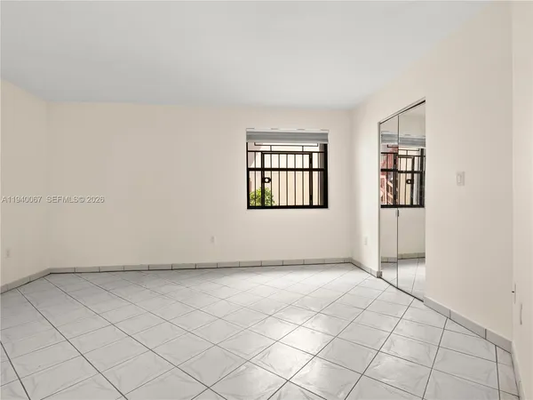 $325,000 | 10249 Northwest 9th St Circle, Unit 1078, Miami, FL 33172