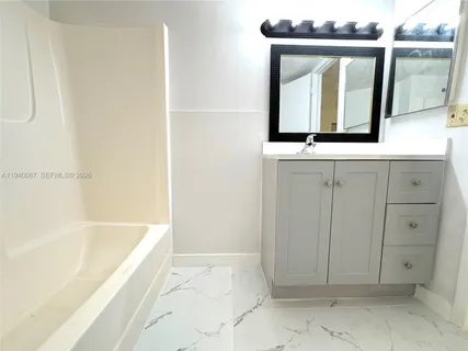 $325,000 | 10249 Northwest 9th St Circle, Unit 1078, Miami, FL 33172