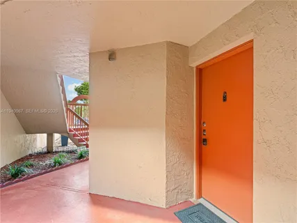 $325,000 | 10249 Northwest 9th St Circle, Unit 1078, Miami, FL 33172