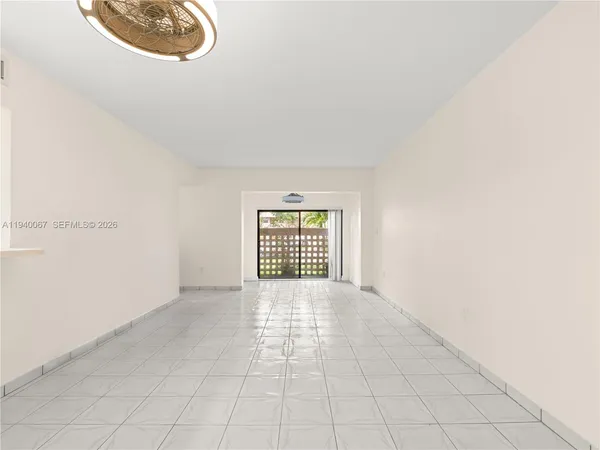 $325,000 | 10249 Northwest 9th St Circle, Unit 1078, Miami, FL 33172