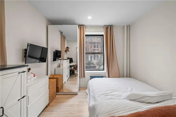 $699,999 | 300 8th Avenue, Unit 1M | Park Slope