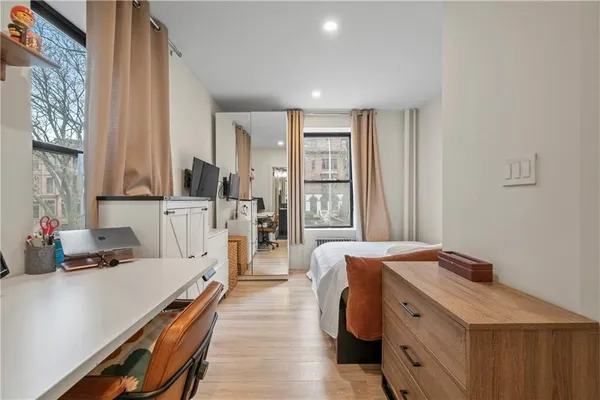 $699,999 | 300 8th Avenue, Unit 1M | Park Slope