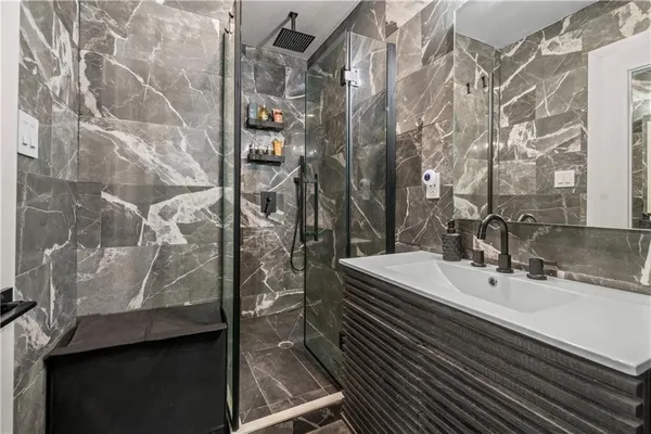 $699,999 | 300 8th Avenue, Unit 1M | Park Slope